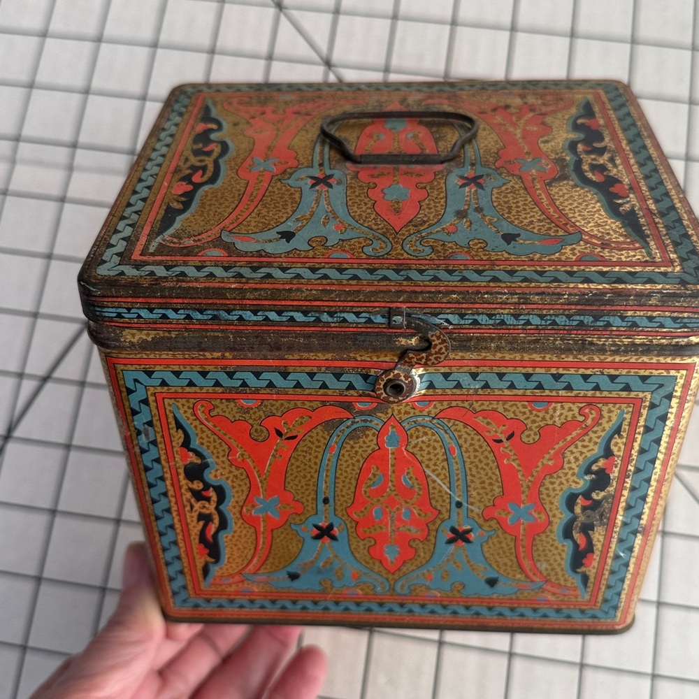 Antique Uneeda Biscuit Tin – National Biscuit Co. Lithographed Advertising Tin